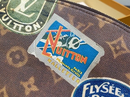 WIS COSMETIC POUCH Louis Vuitton 1113